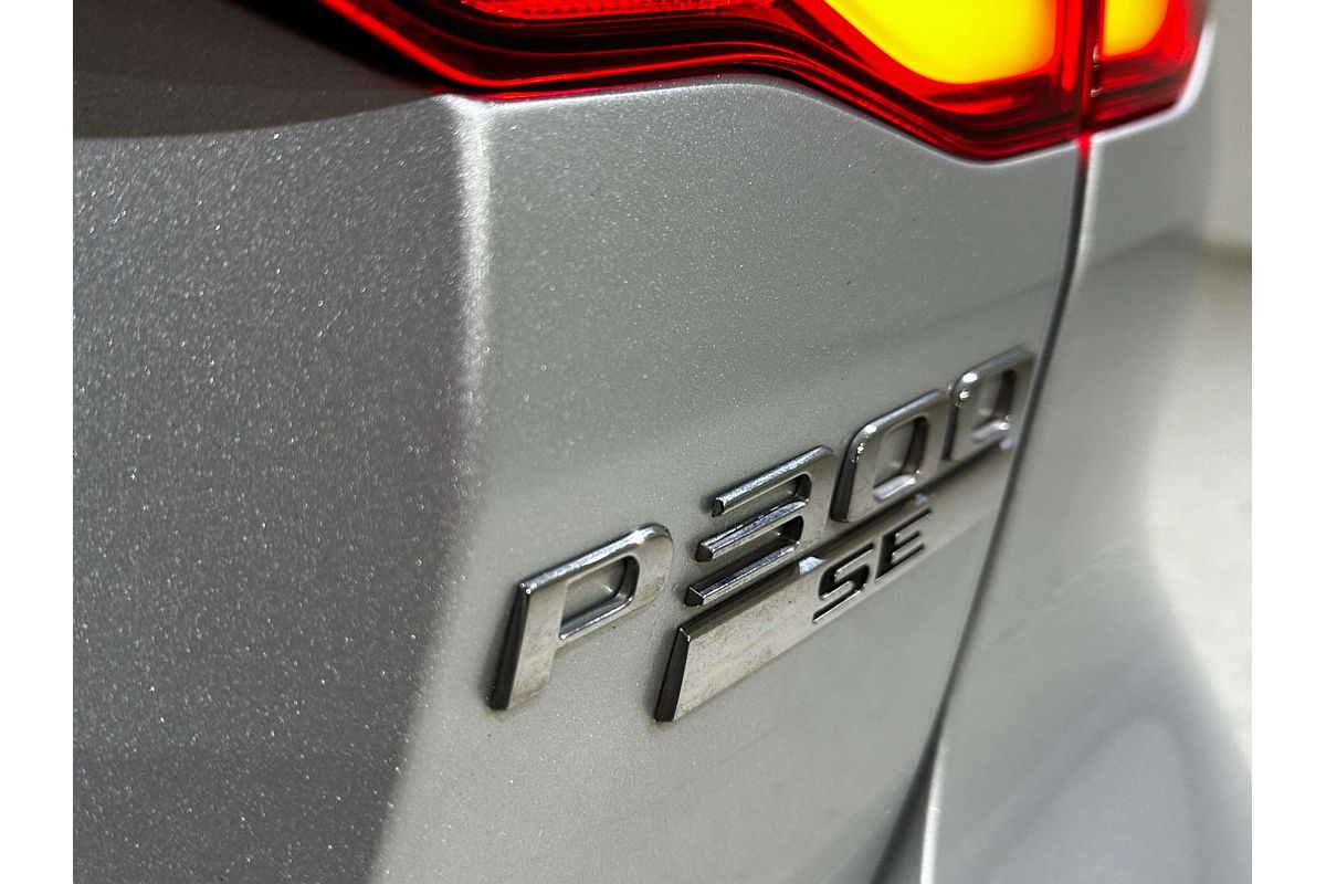 2019 Jaguar XE P300 R-Dynamic SE X760