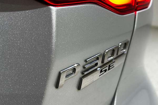 2019 Jaguar XE P300 R-Dynamic SE X760
