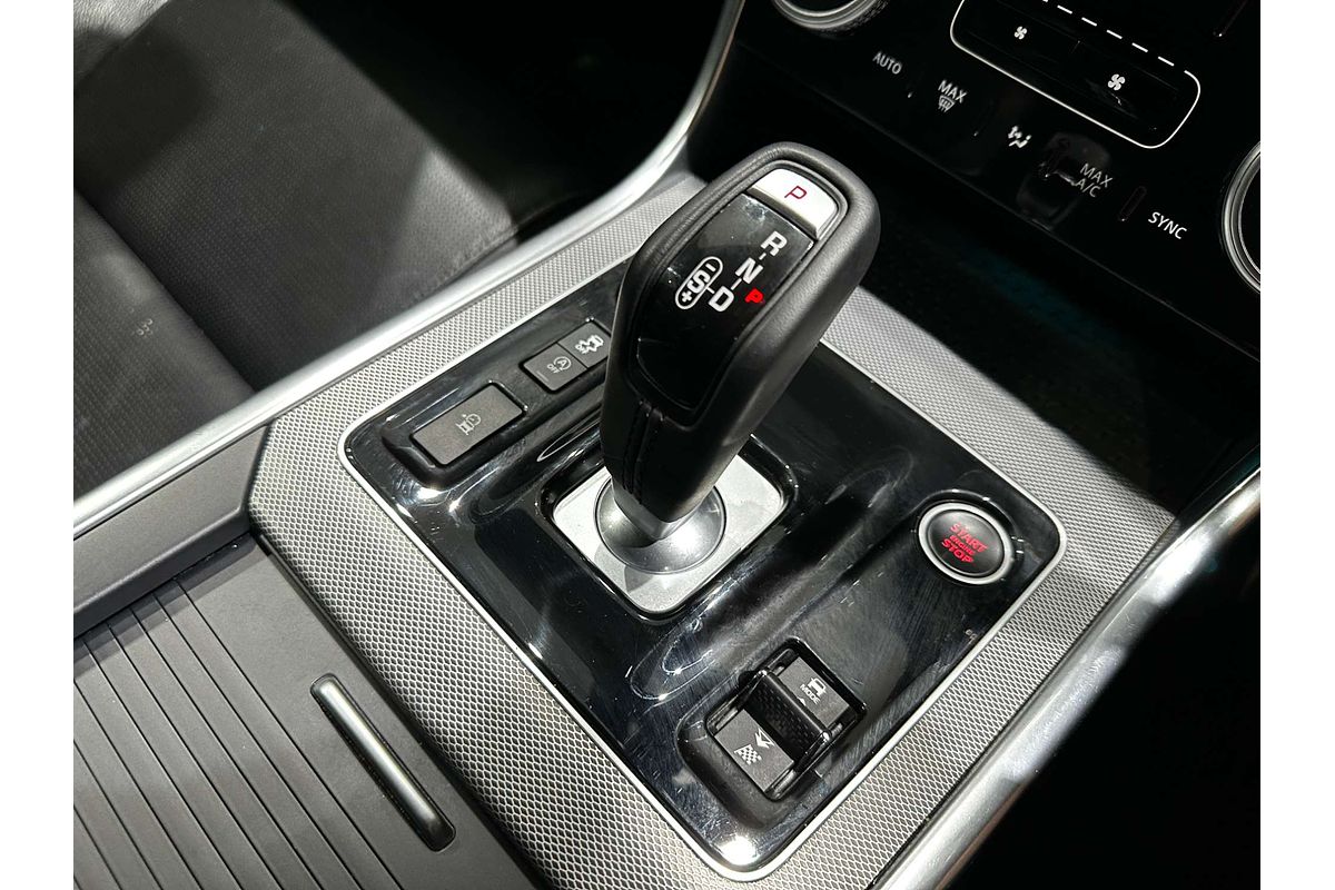 2019 Jaguar XE P300 R-Dynamic SE X760