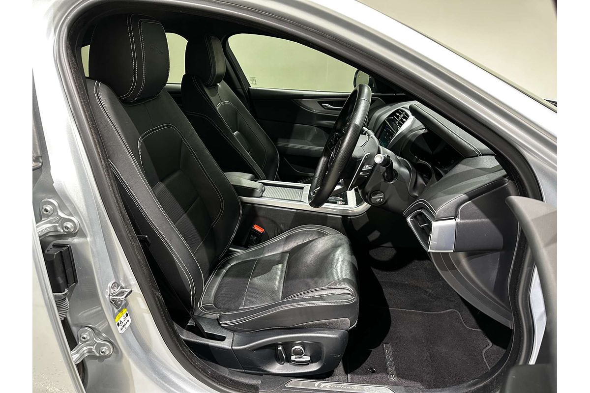 2019 Jaguar XE P300 R-Dynamic SE X760