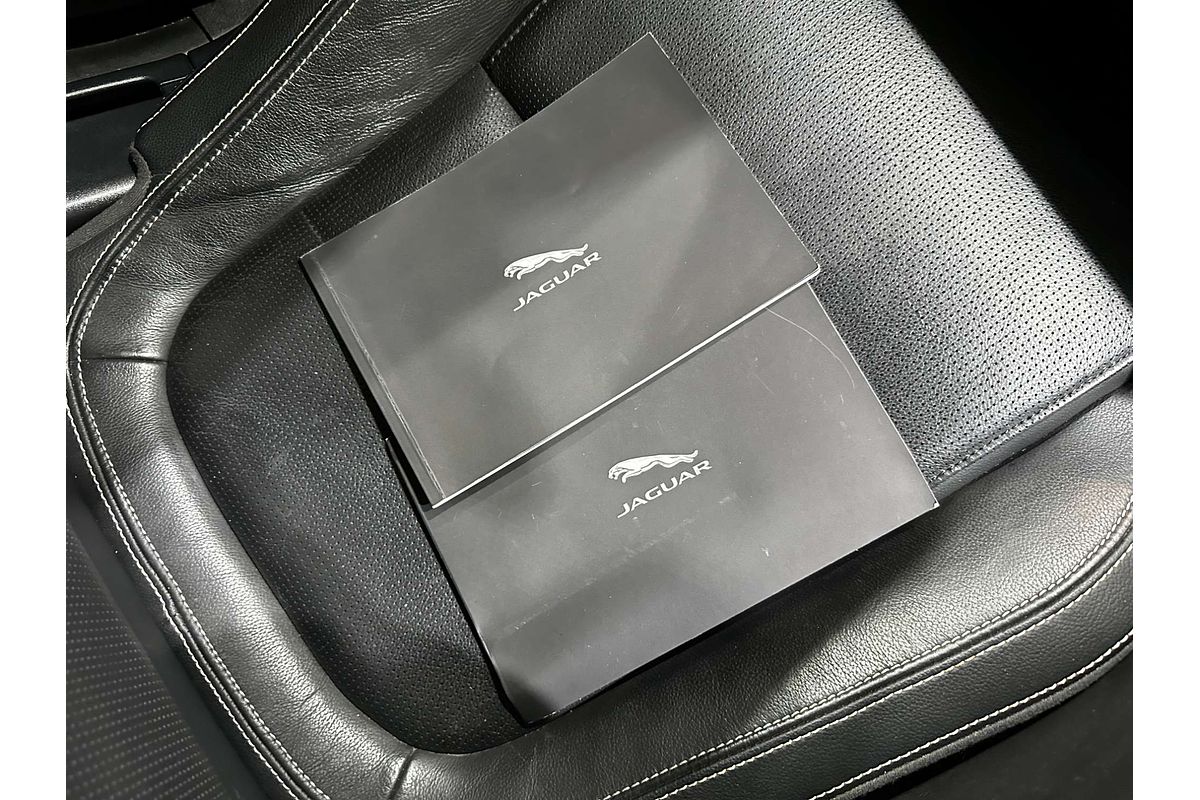 2019 Jaguar XE P300 R-Dynamic SE X760
