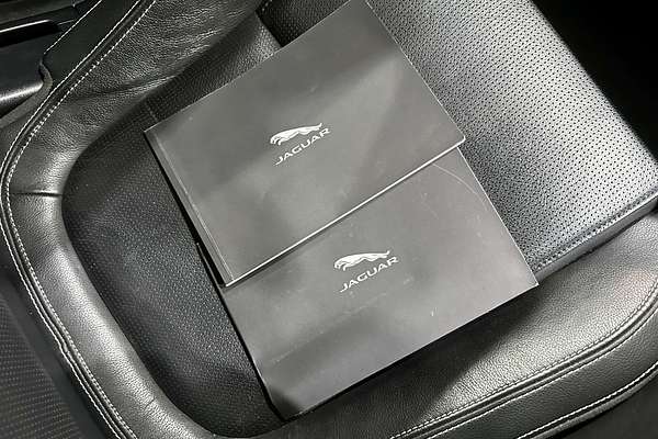 2019 Jaguar XE P300 R-Dynamic SE X760