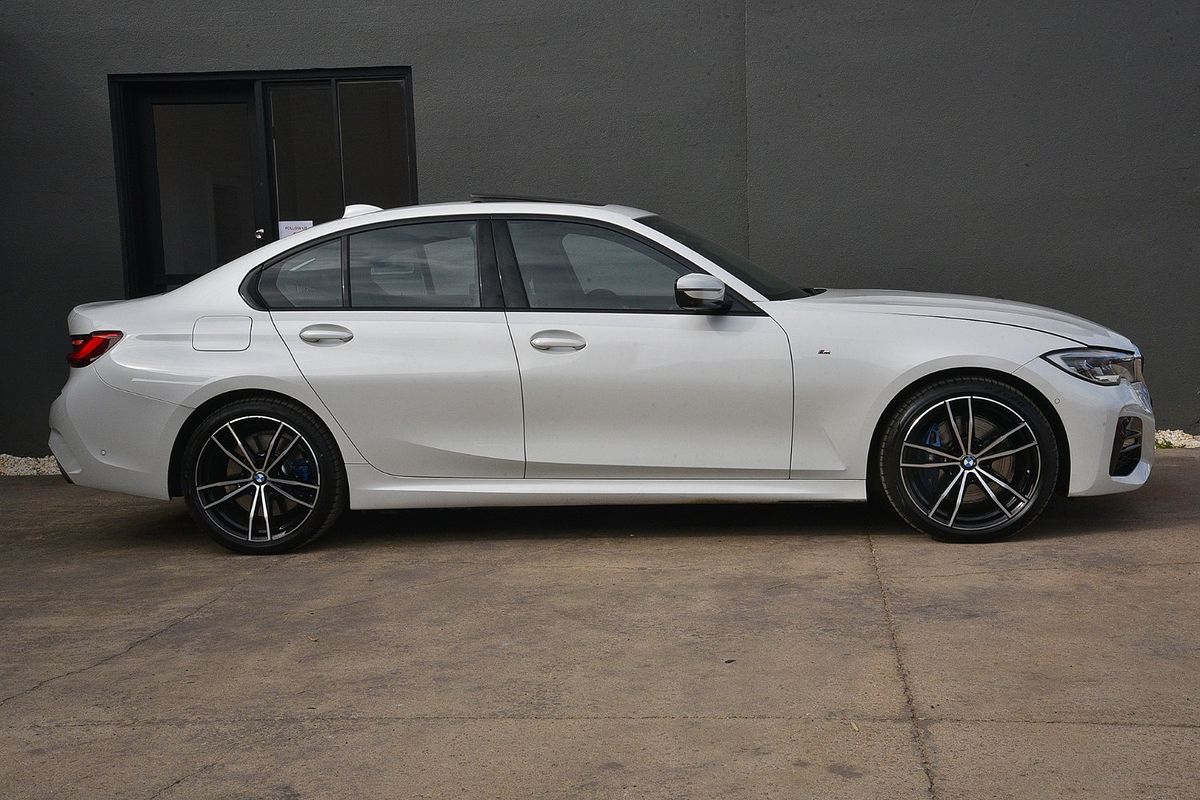 2020 BMW 3 Series 330e M Sport G20