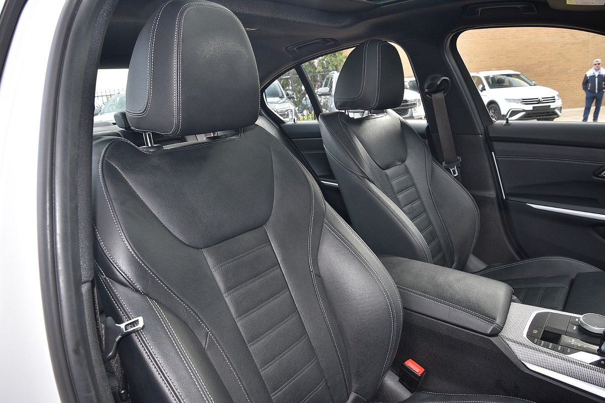 2020 BMW 3 Series 330e M Sport G20