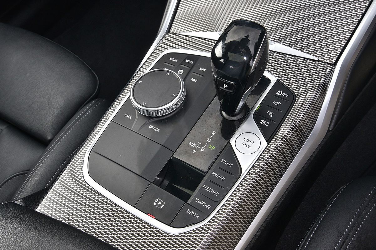 2020 BMW 3 Series 330e M Sport G20