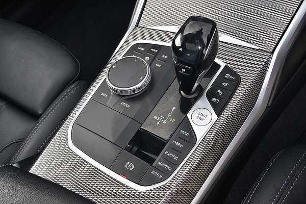 2020 BMW 3 Series 330e M Sport G20