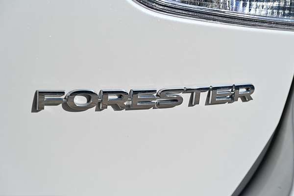 2023 Subaru Forester 2.5i 50 Years Edition S5