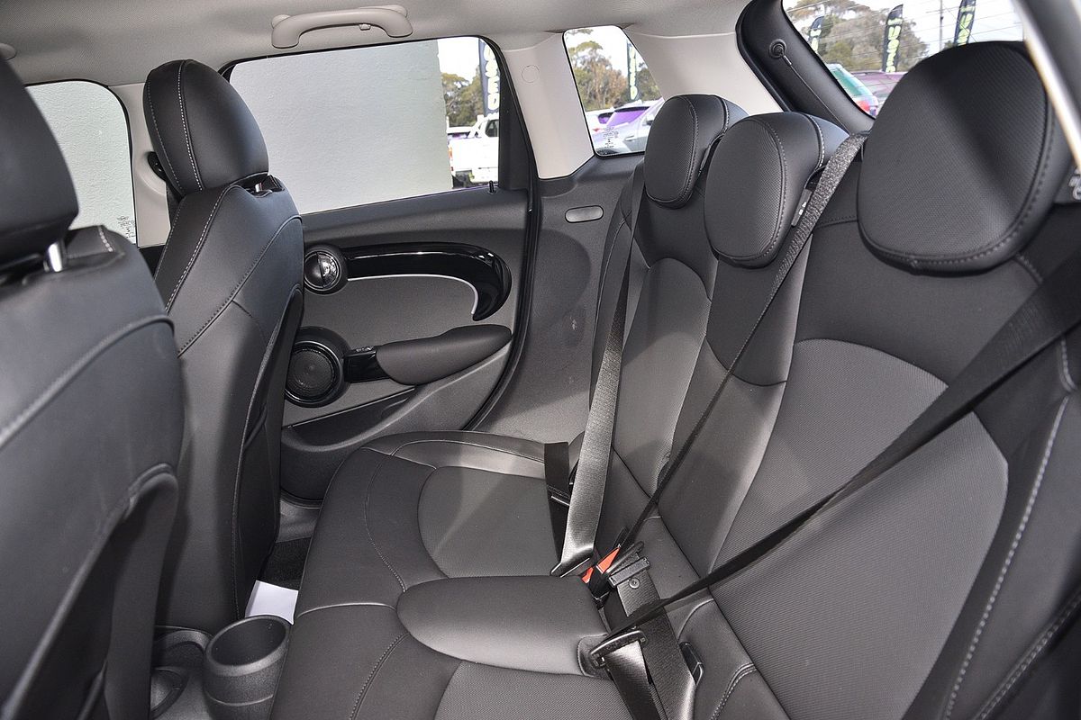 2023 MINI Hatch Cooper S Classic F55 LCI-2