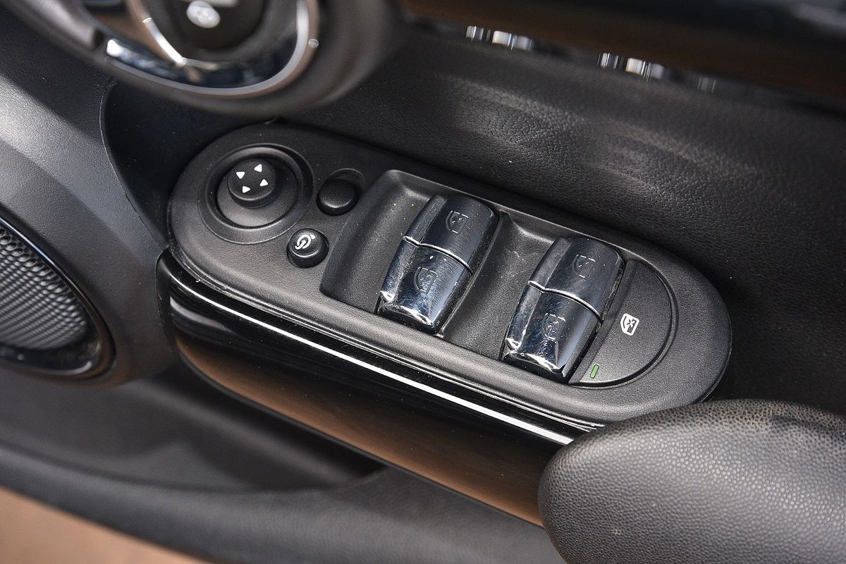 2023 MINI Hatch Cooper S Classic F55 LCI-2