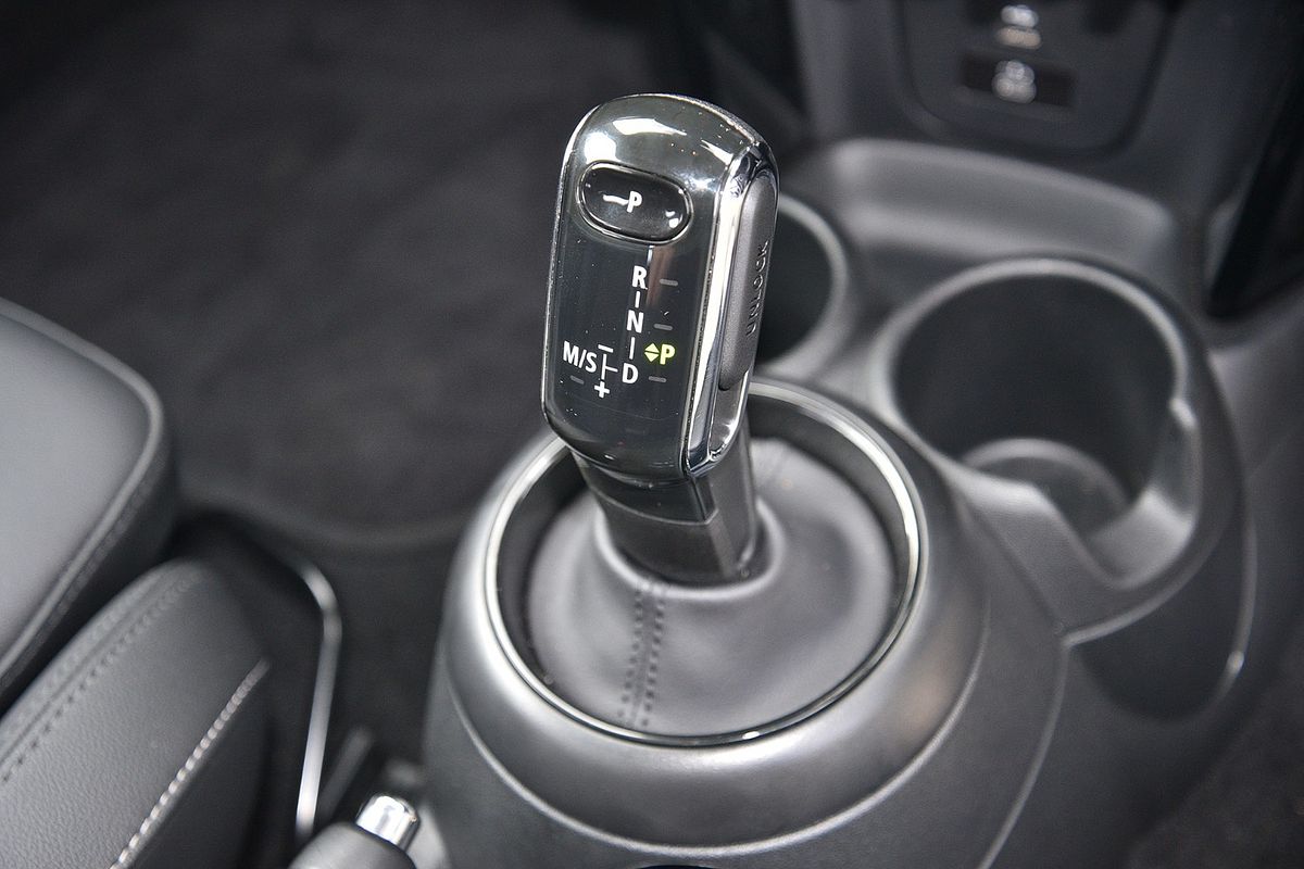 2023 MINI Hatch Cooper S Classic F55 LCI-2