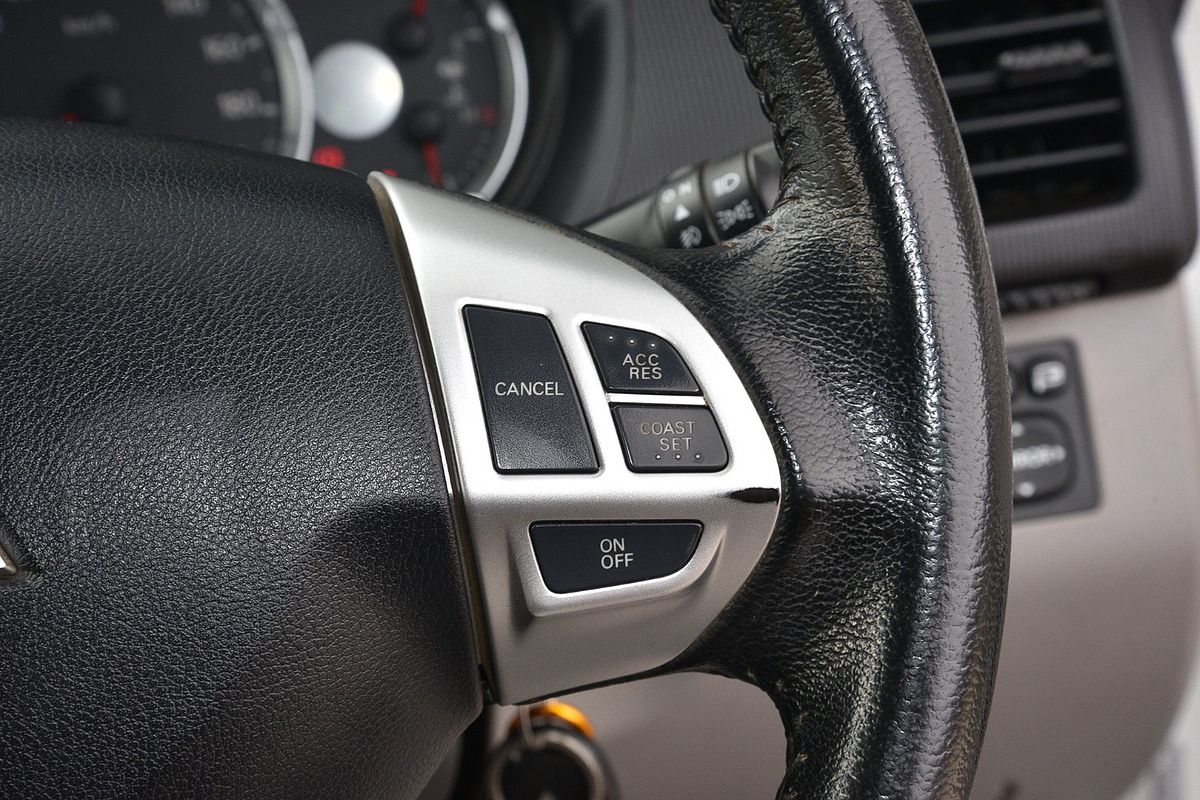 2014 Mitsubishi Triton GLX-R MN 4X4
