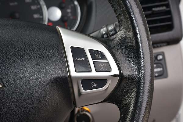 2014 Mitsubishi Triton GLX-R MN 4X4