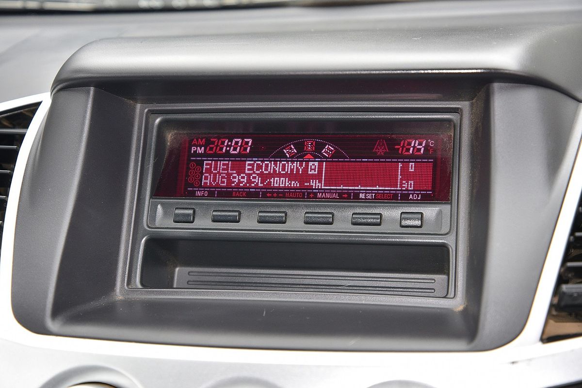 2014 Mitsubishi Triton GLX-R MN 4X4