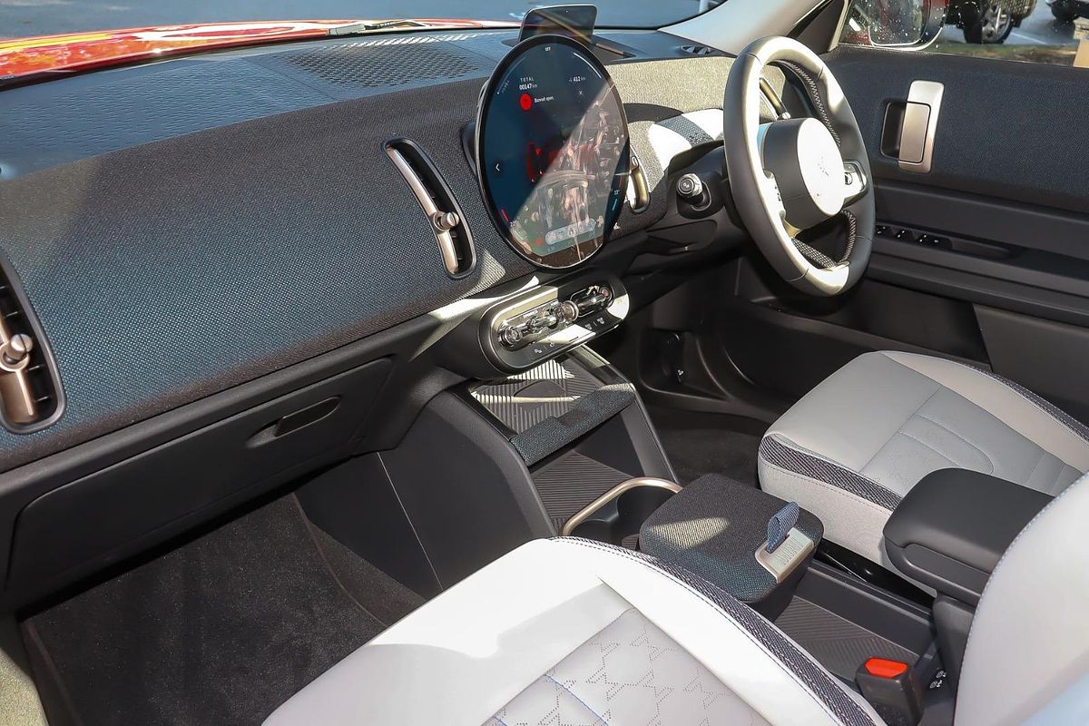 2024 MINI Countryman E Classic U25