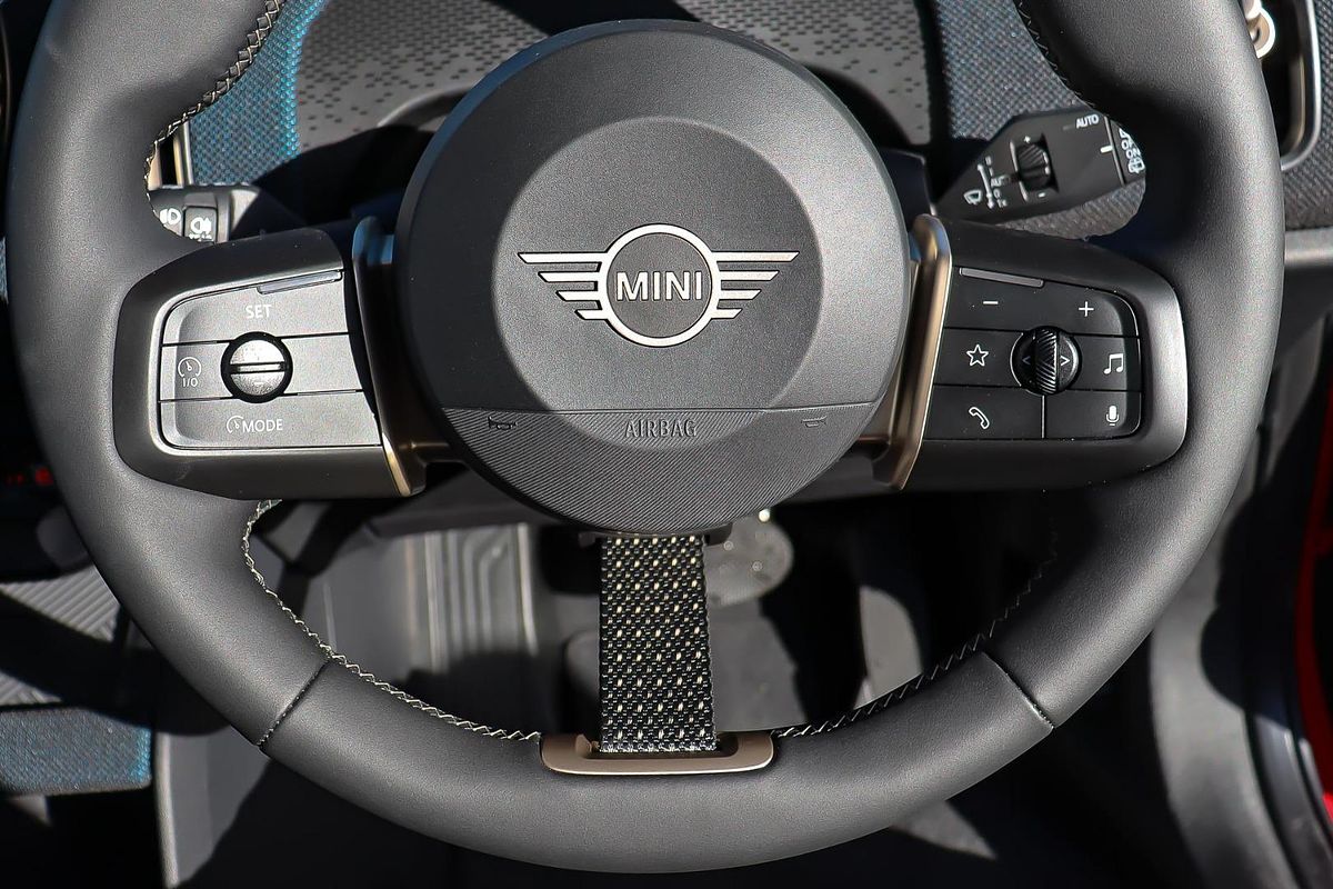 2024 MINI Countryman E Classic U25
