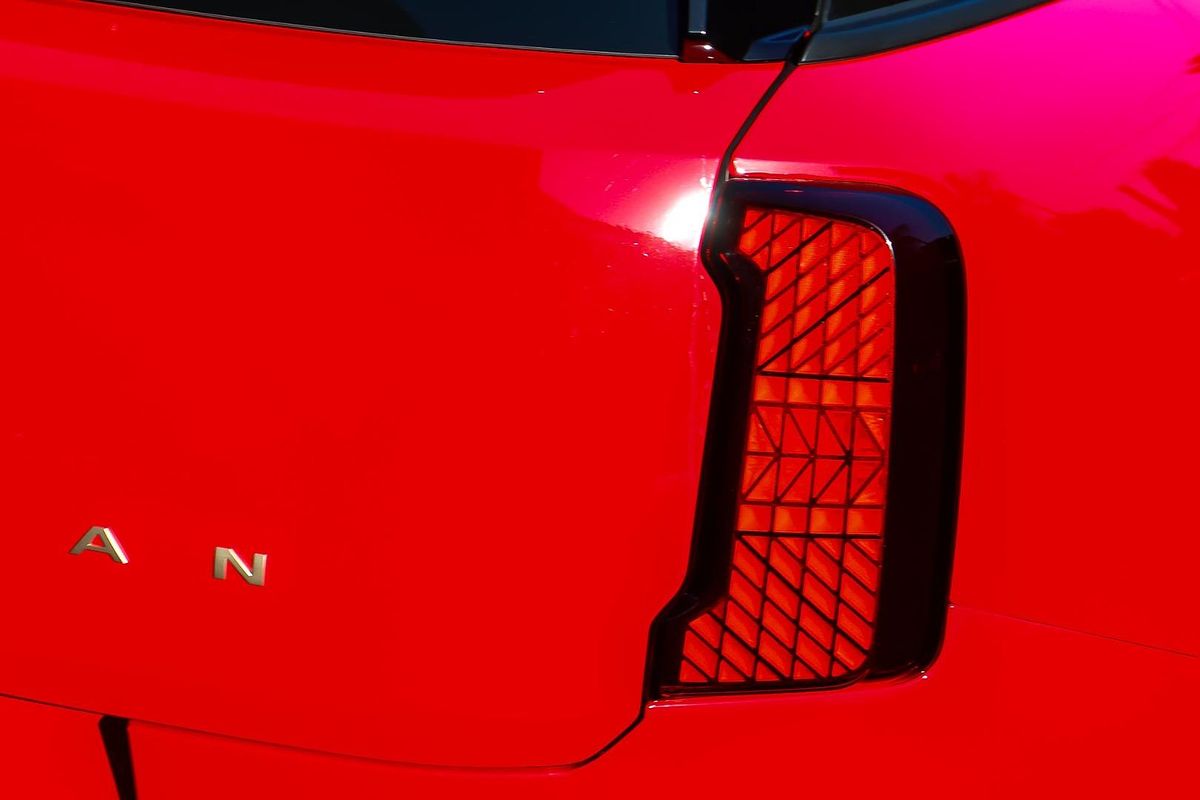 2024 MINI Countryman E Classic U25