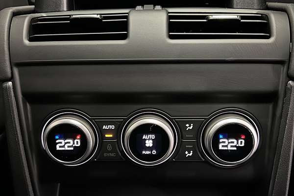 2025 Land Rover Defender 130 D350 X-Dynamic SE L663