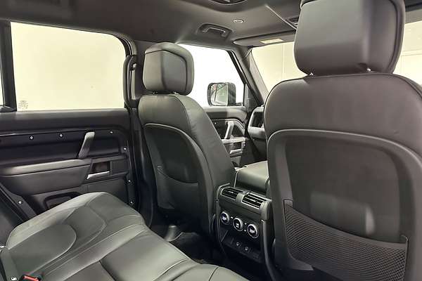 2025 Land Rover Defender 130 D350 X-Dynamic SE L663