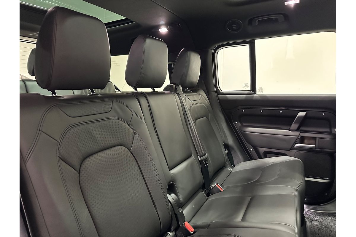 2025 Land Rover Defender 130 D350 X-Dynamic SE L663