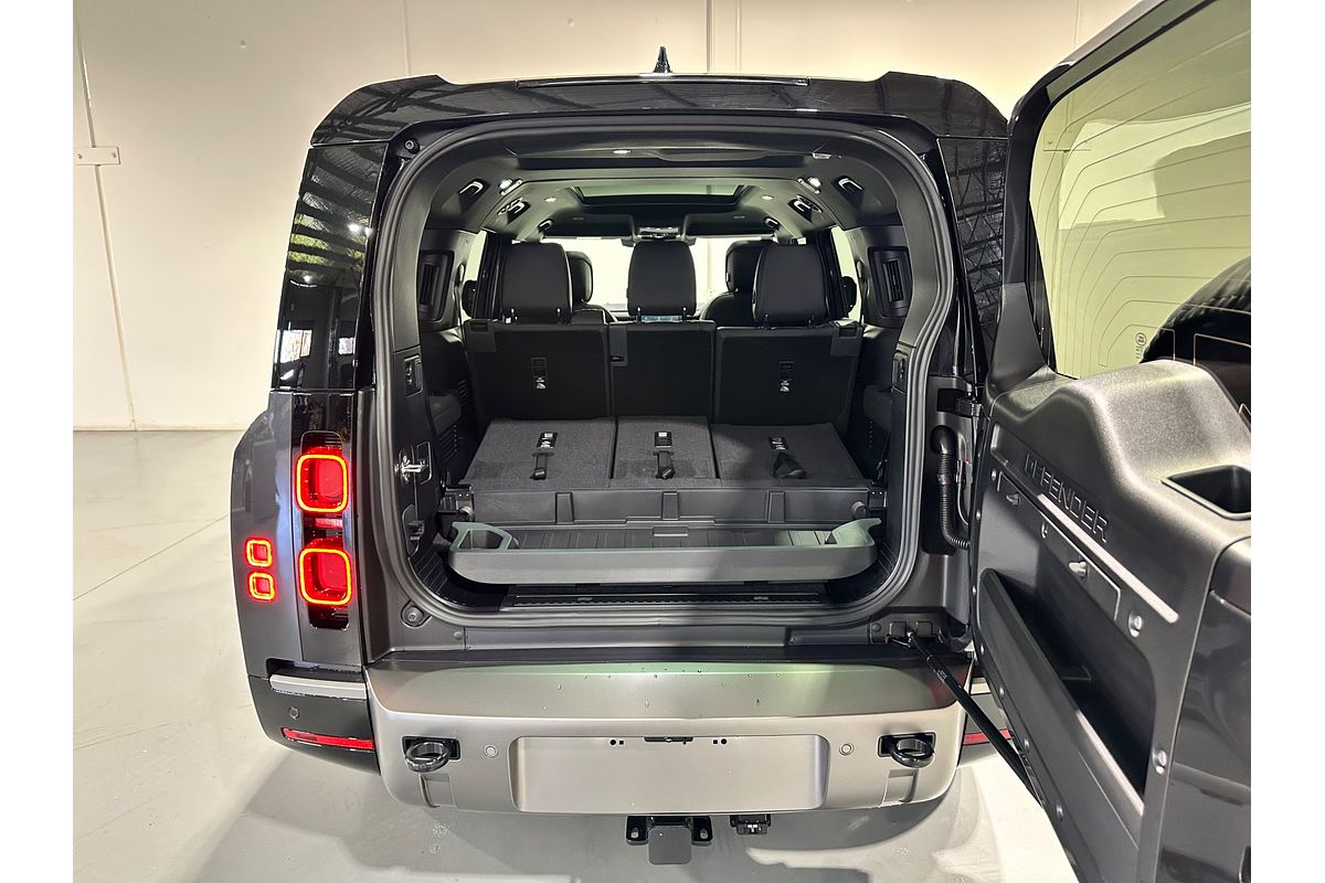 2025 Land Rover Defender 130 D350 X-Dynamic SE L663