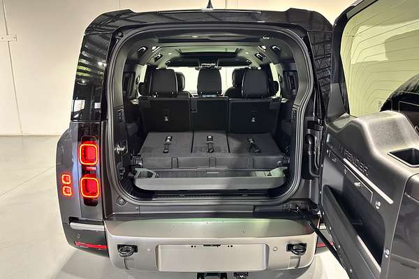 2025 Land Rover Defender 130 D350 X-Dynamic SE L663