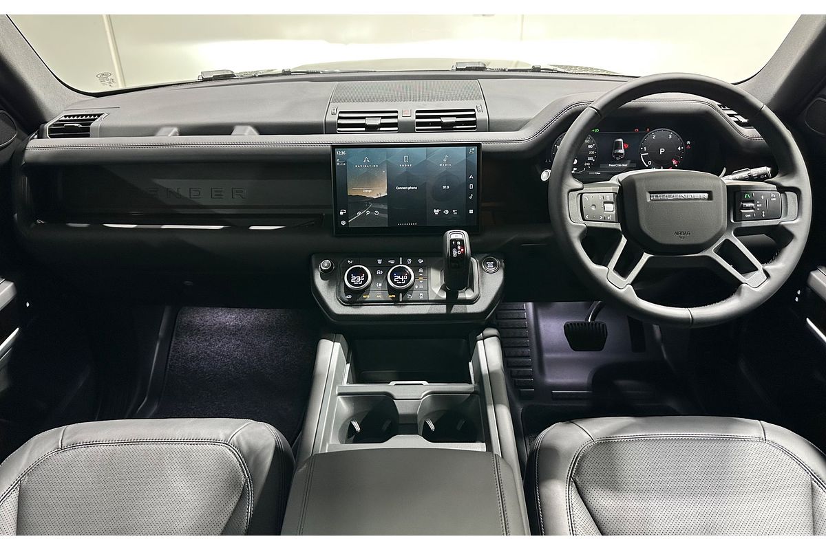 2025 Land Rover Defender 130 D350 X-Dynamic SE L663