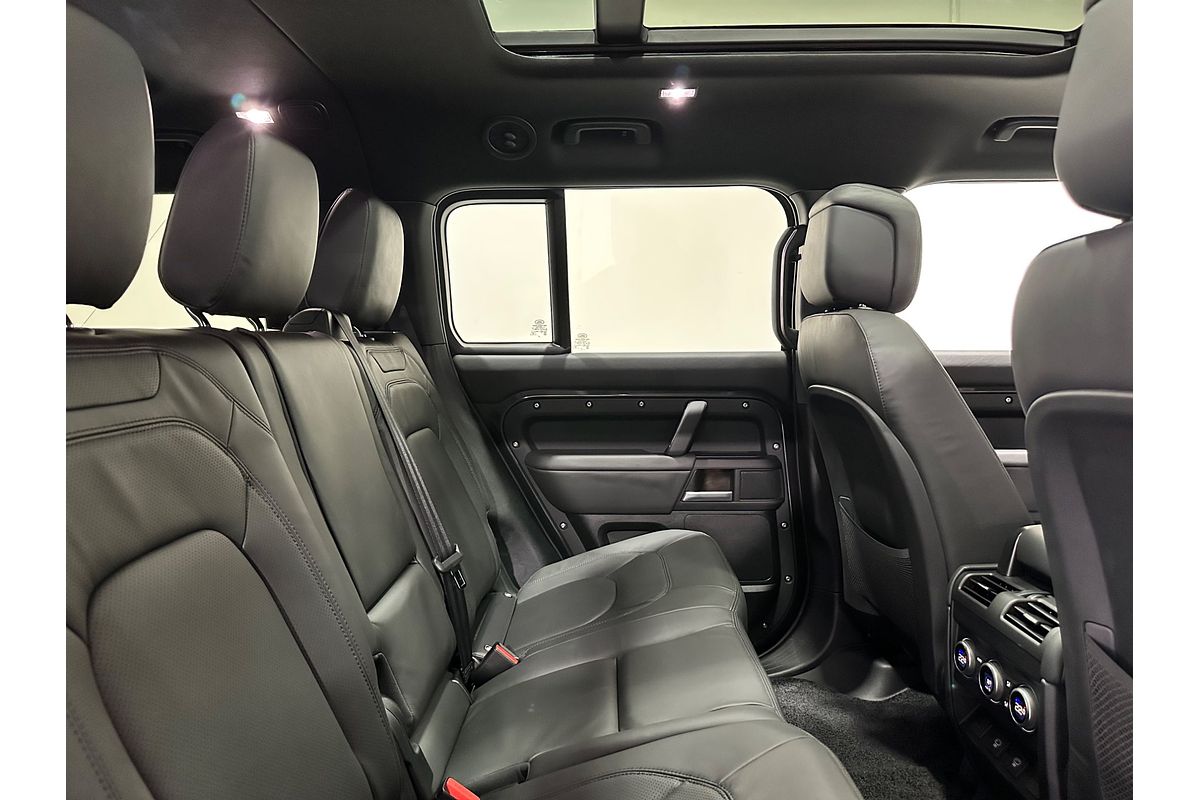 2025 Land Rover Defender 130 D350 X-Dynamic SE L663
