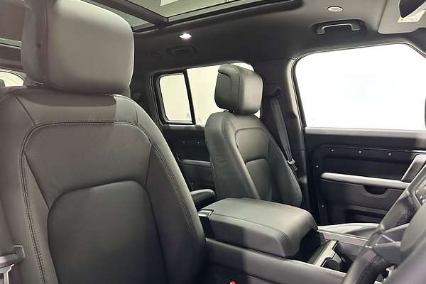 2025 Land Rover Defender 130 D350 X-Dynamic SE L663