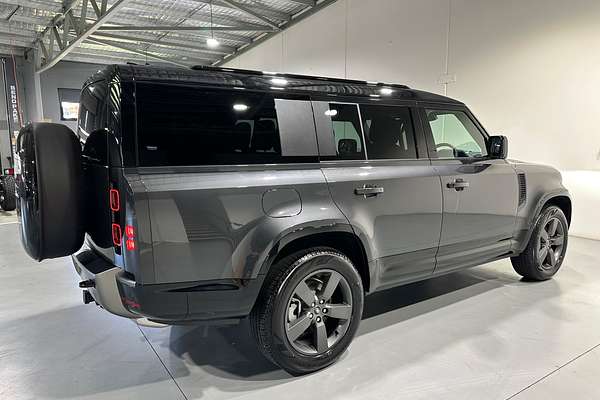 2025 Land Rover Defender 130 D350 X-Dynamic SE L663