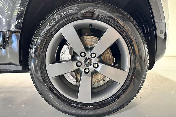 2025 Land Rover Defender 130 D350 X-Dynamic SE L663