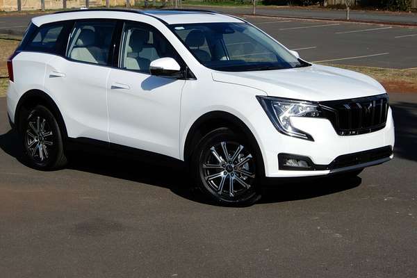 2025 Mahindra XUV700 AX7L MY25
