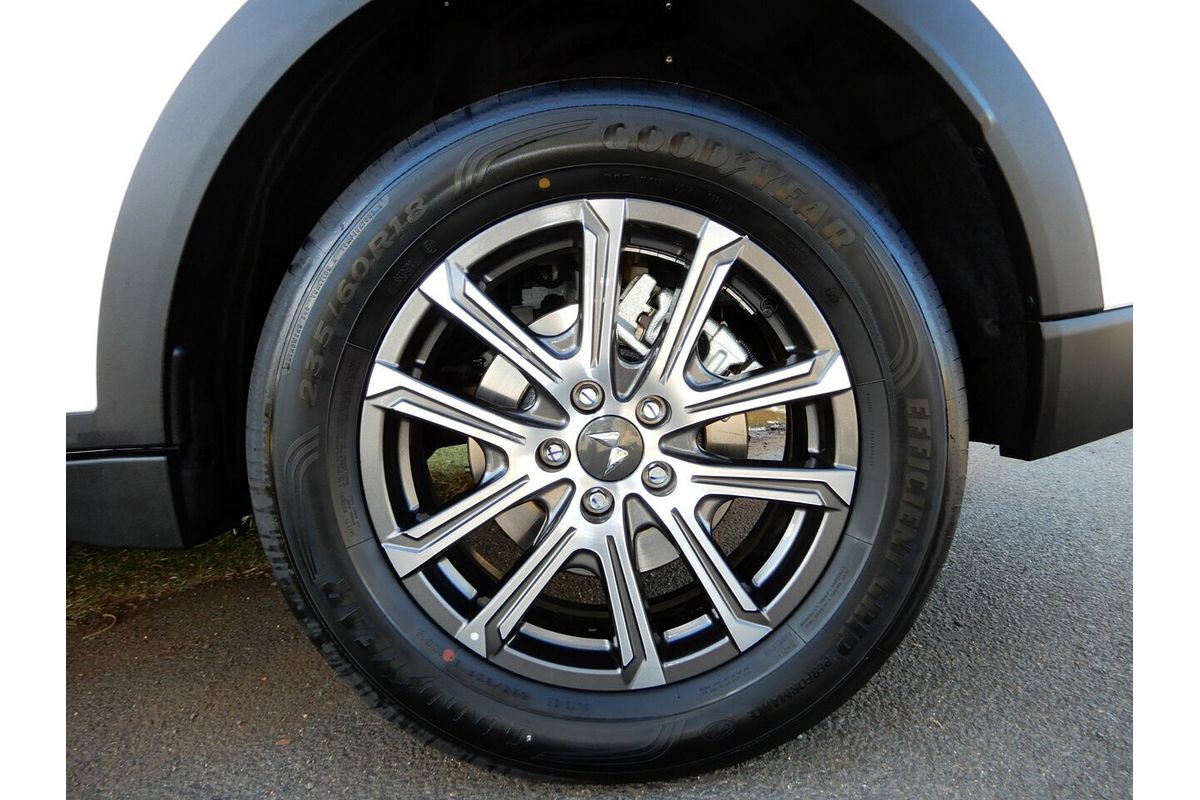 2025 Mahindra XUV700 AX7L MY25