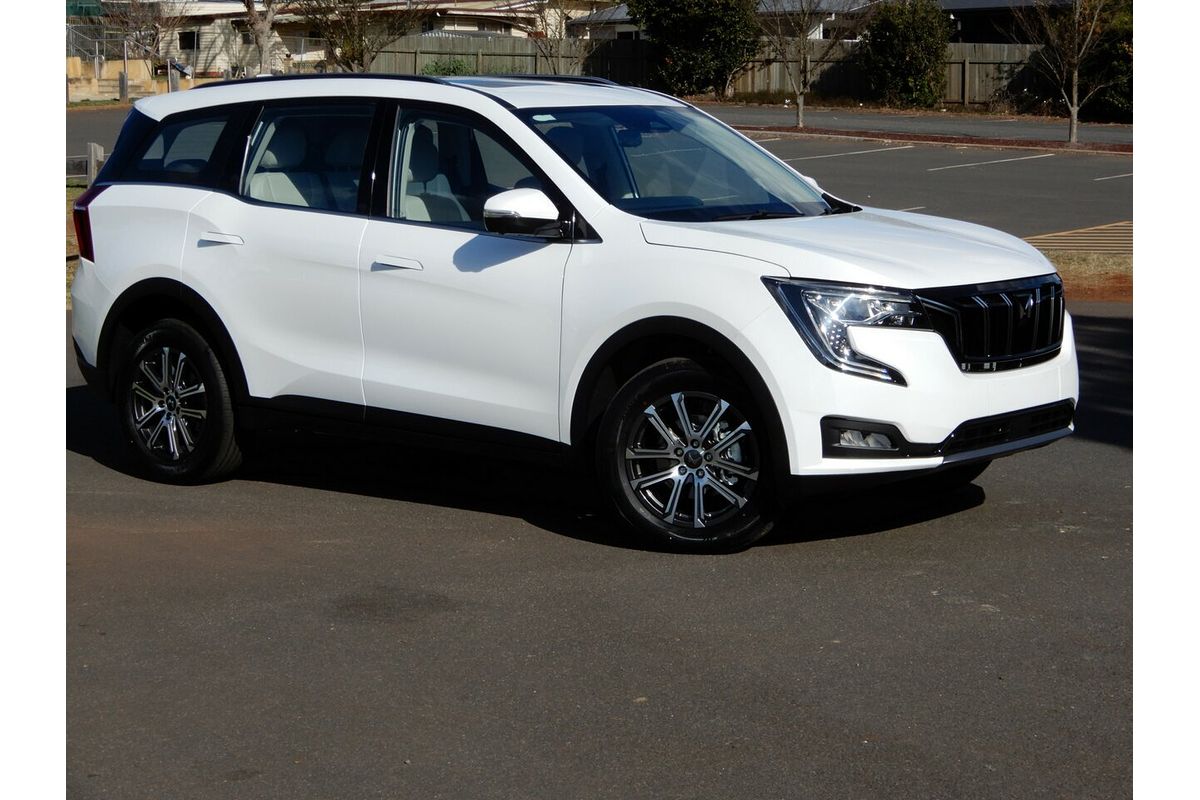 2025 Mahindra XUV700 AX7L MY25