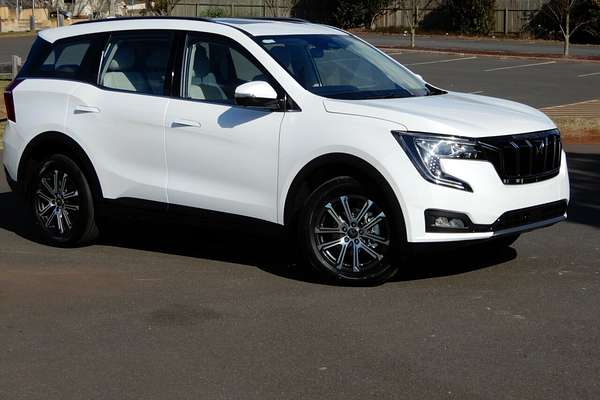 2025 Mahindra XUV700 AX7L MY25