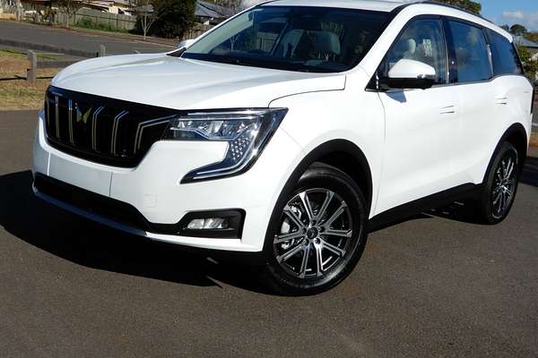 2025 Mahindra XUV700 AX7L MY25