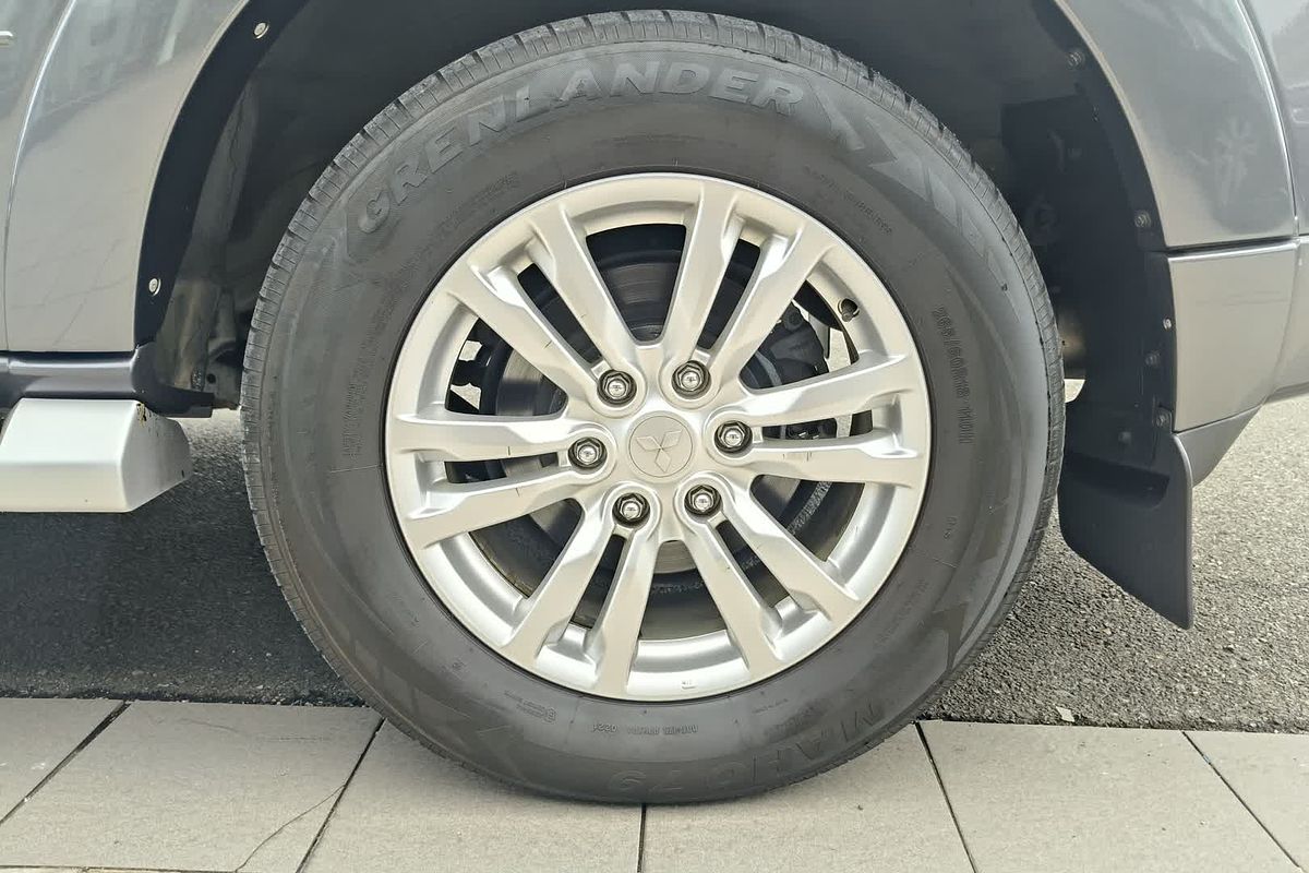 2017 Mitsubishi Pajero GLX NX