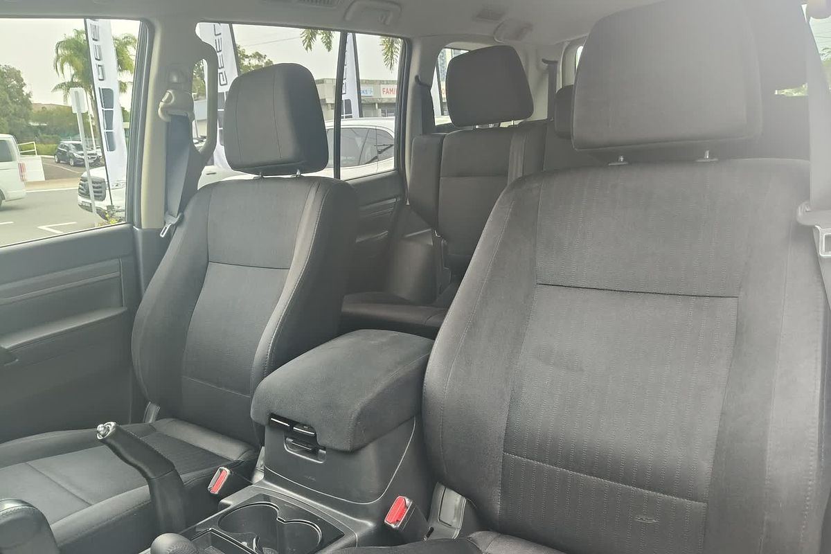 2017 Mitsubishi Pajero GLX NX