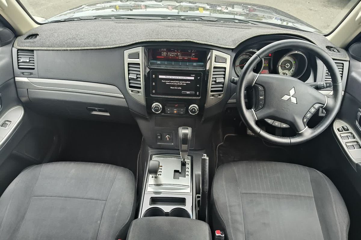 2017 Mitsubishi Pajero GLX NX