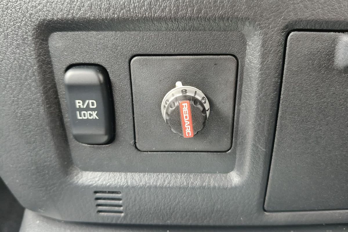 2017 Mitsubishi Pajero GLX NX