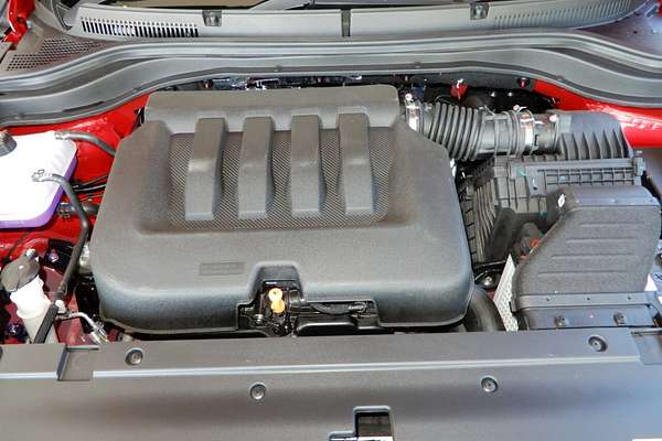 2025 Mahindra XUV700 AX7L MY25