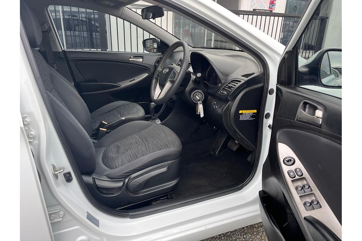 2016 Hyundai Accent Active RB4