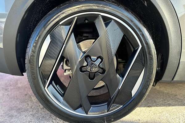 2024 Peugeot 408 GT Plug-In Hybrid P54