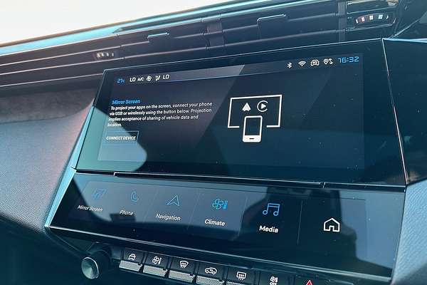 2024 Peugeot 408 GT Plug-In Hybrid P54