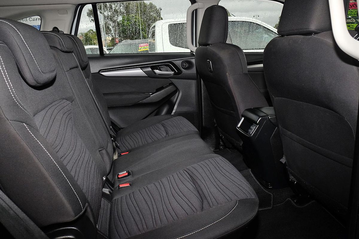 2022 Isuzu MU-X LS-M