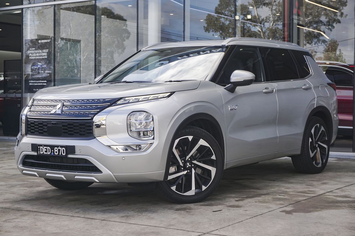 2024 Mitsubishi Outlander PHEV Exceed ZM