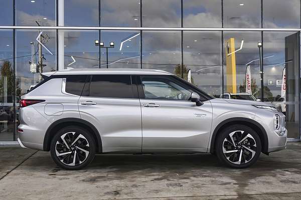2024 Mitsubishi Outlander PHEV Exceed ZM