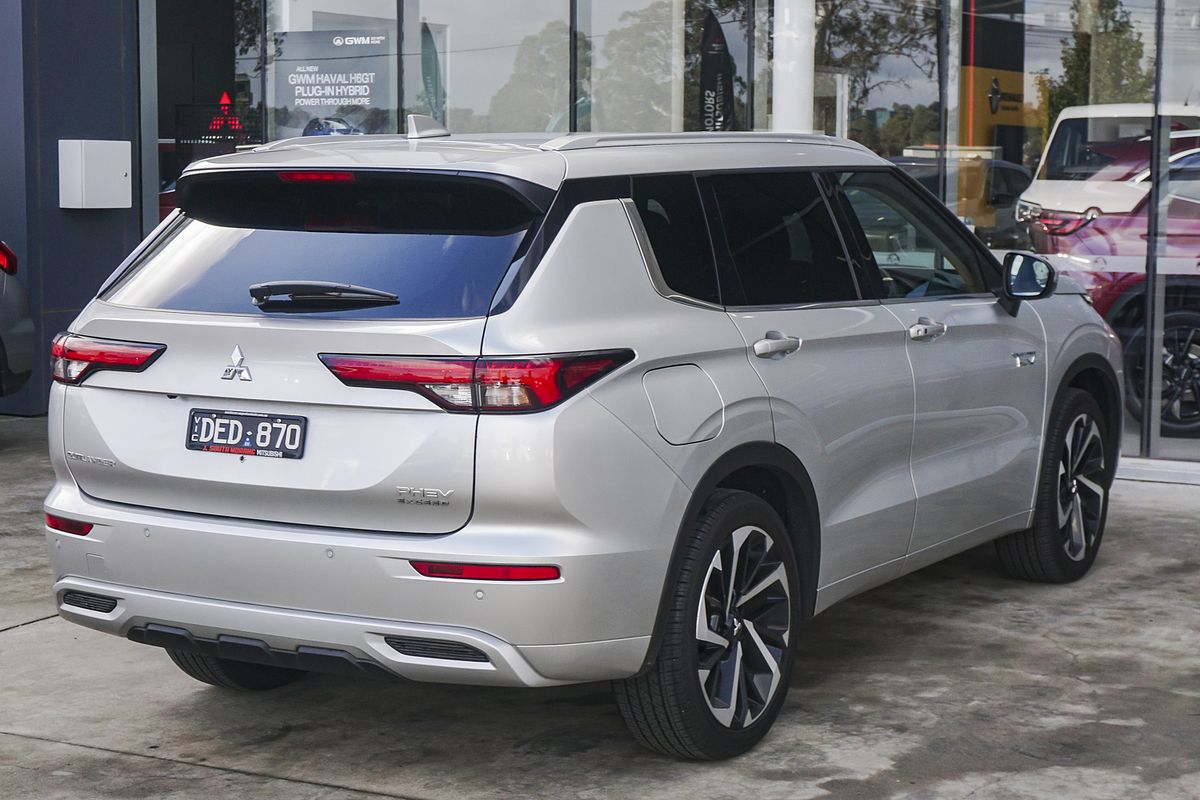 2024 Mitsubishi Outlander PHEV Exceed ZM