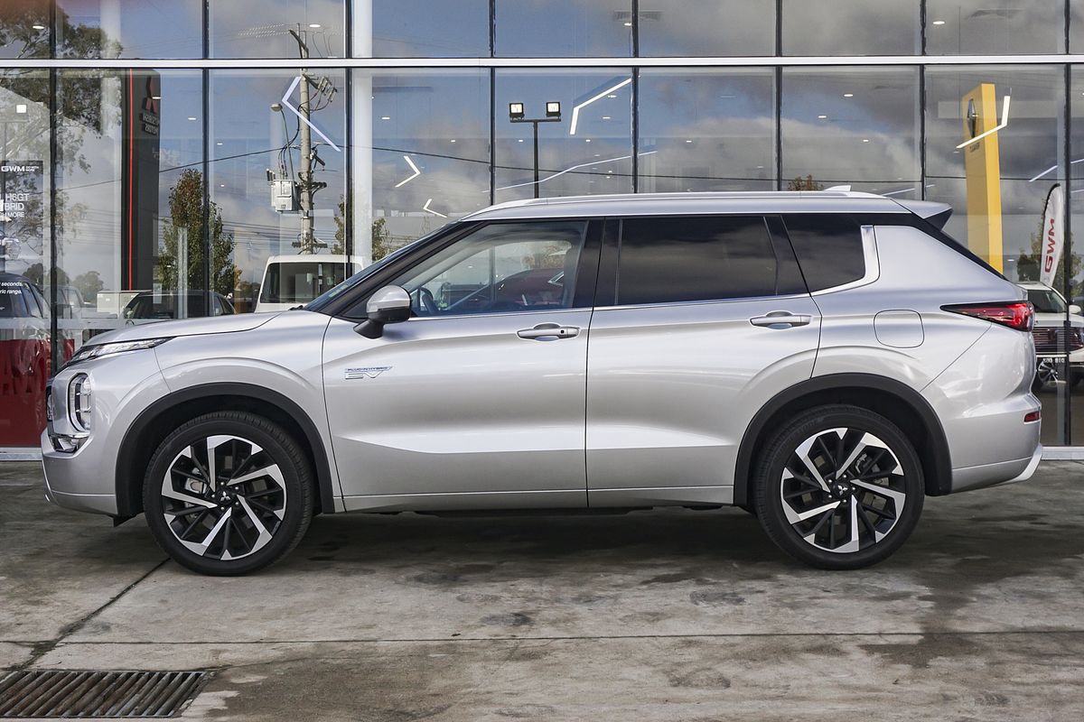 2024 Mitsubishi Outlander PHEV Exceed ZM