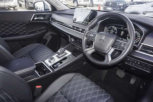 2024 Mitsubishi Outlander PHEV Exceed ZM