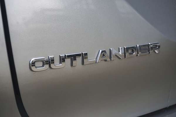 2024 Mitsubishi Outlander PHEV Exceed ZM